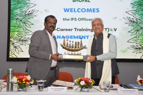 Member (HR), Capacity Building Commission, Dr R Balasubramaniam addressed a session on “Leadership & Management” at IIFM, Bhopal